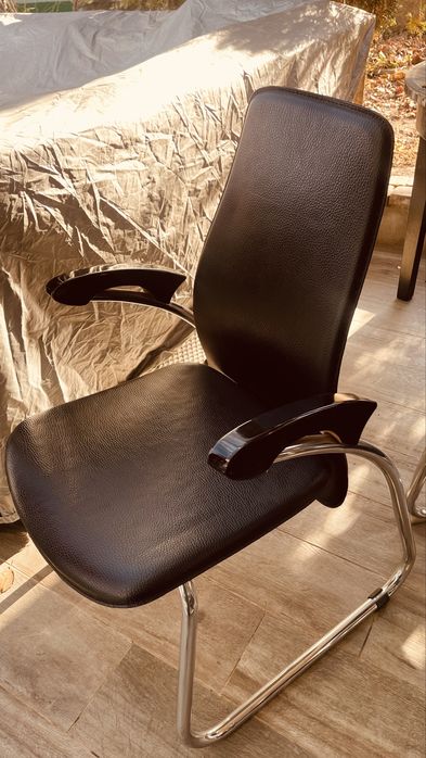 Продам стулья офисные