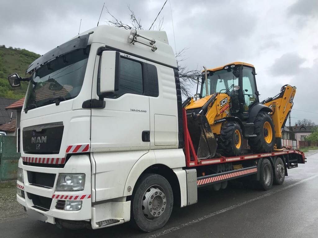 Tractari auto camioane dube utilaje buldoexcavator