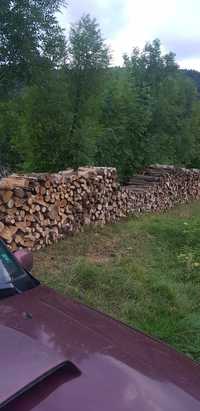 Vând lemne de foc uscate