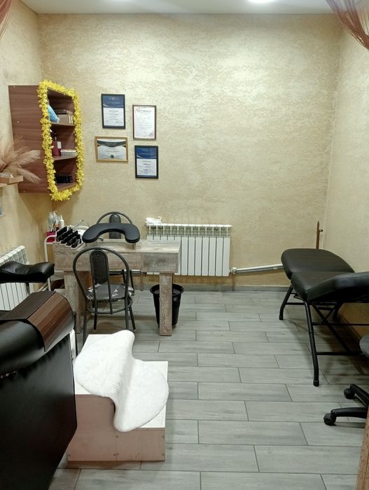 Сдам кабинет маникюра, педикюра, леш-мейк в салоне красоты 10 кв.м.