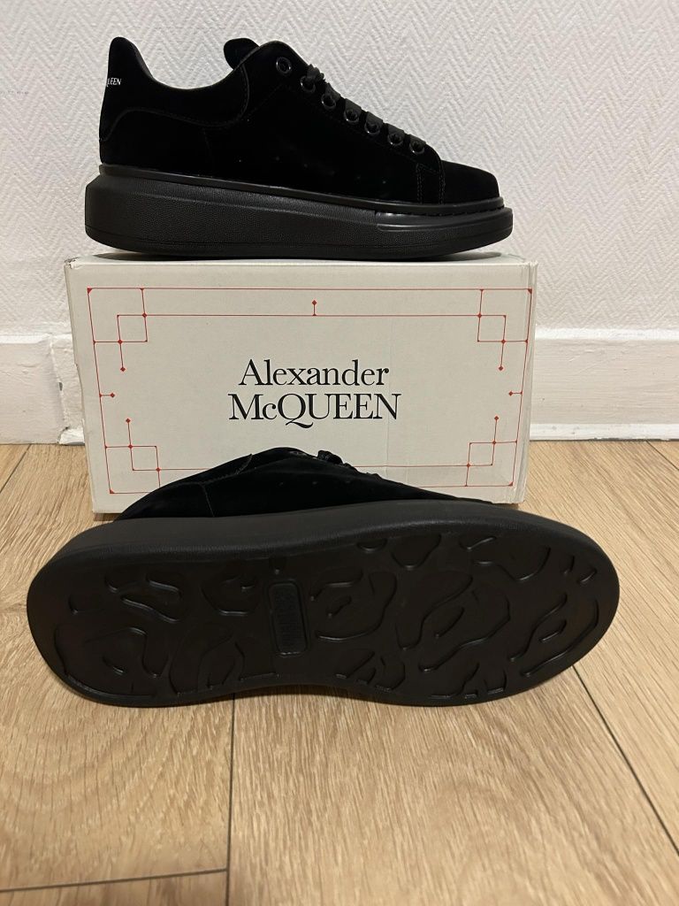 Adidasi Alexander Mcqueen catifea