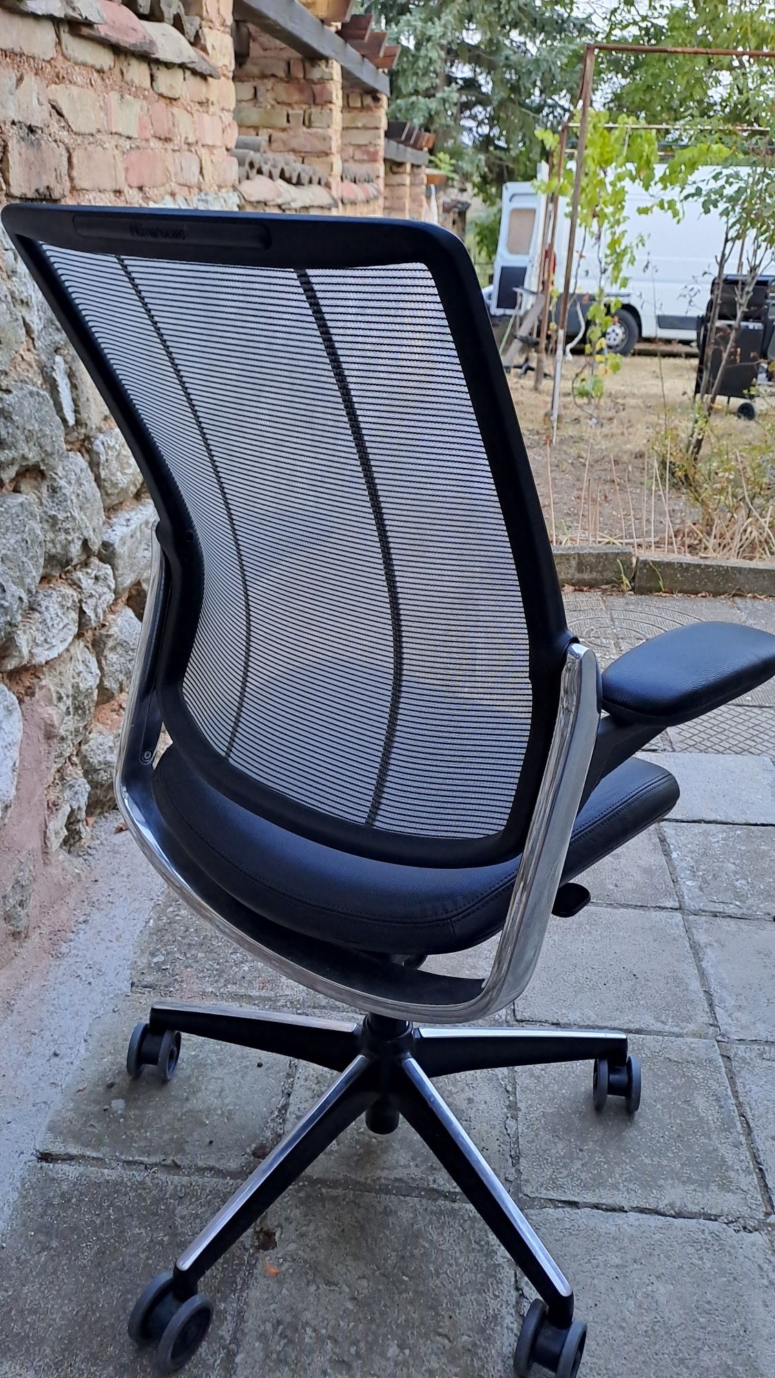 Офис стол Humanscale Different Smart