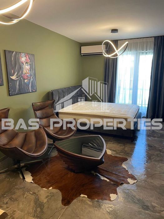 Продава се Едностаен апартамент в София, Център - 45 кв.м за 4267 €/кв.м - Снимка #1