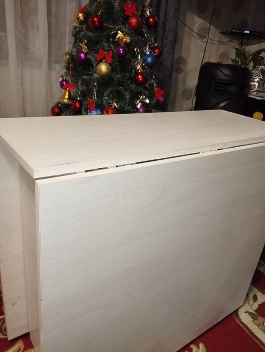 Продам стол книжка в хорошем состоянии