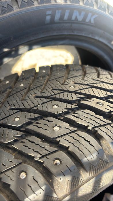 Продам шипы на 18 новое