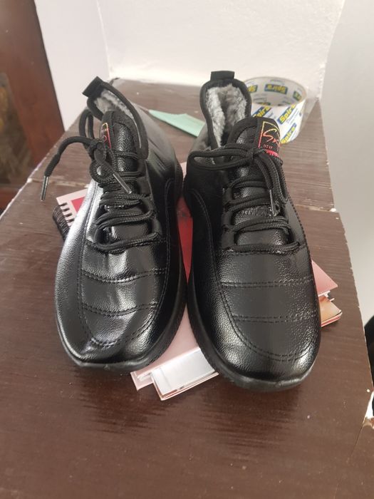 Adidași Imblanite