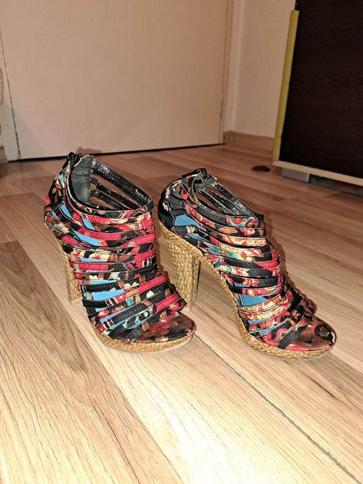 Официални дамски обувки