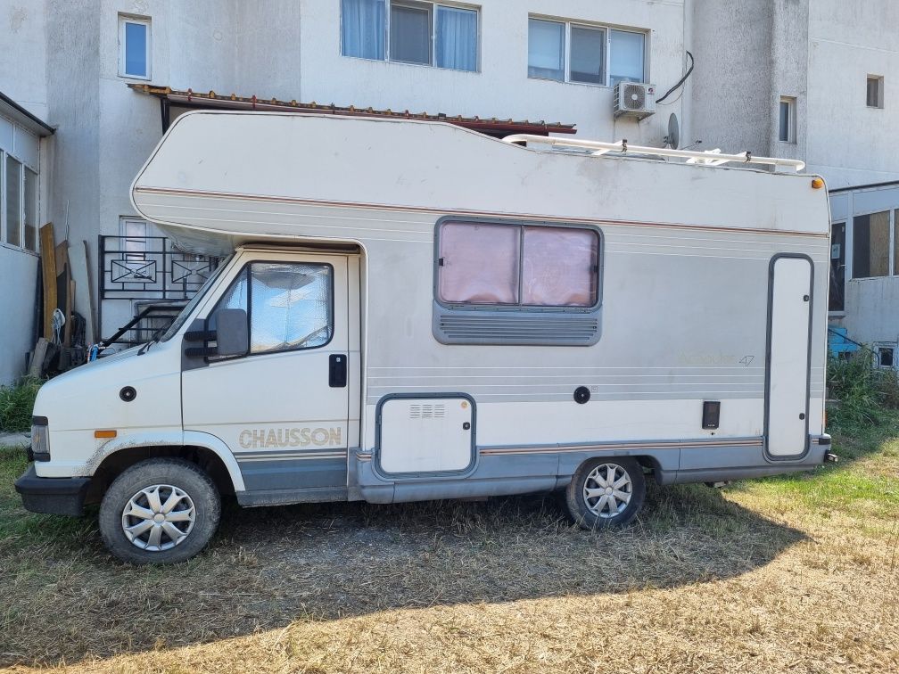 Autorulota Peugeot J5 Chausson Acapulco model scurt 4 persoane