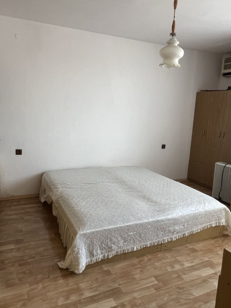 Продава се Тристаен апартамент в Асеновград - 160 кв.м за 1438 €/кв.м - Снимка #6