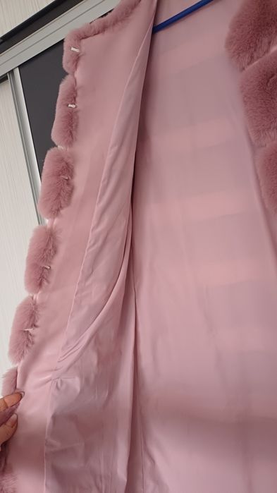 Vestă blana artificiala aproape  noua,în stare foarte bună!