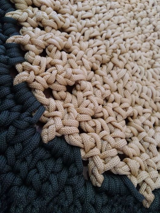 Qo'lda to'qilgan gilamcha