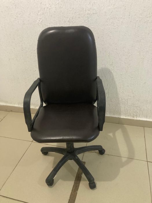 Кресло офисное в отличном состоянии