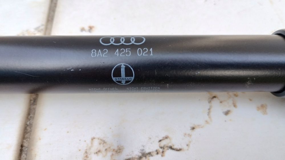 Демпфер кормилно управление 8A2425021 Audi 80 Cabrio?