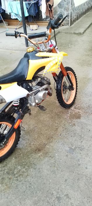 Vând cross de 125cc