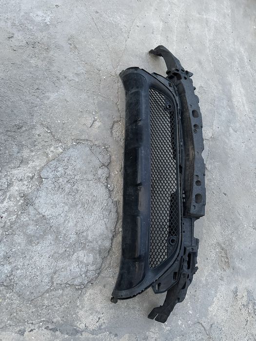 Grilă inferioară bară față mercedes gla x156.cod:a1568858600.