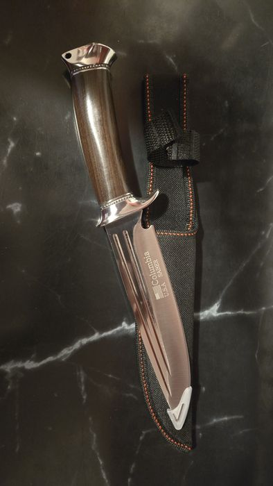 Cuțit de vânătoare sau pescuit