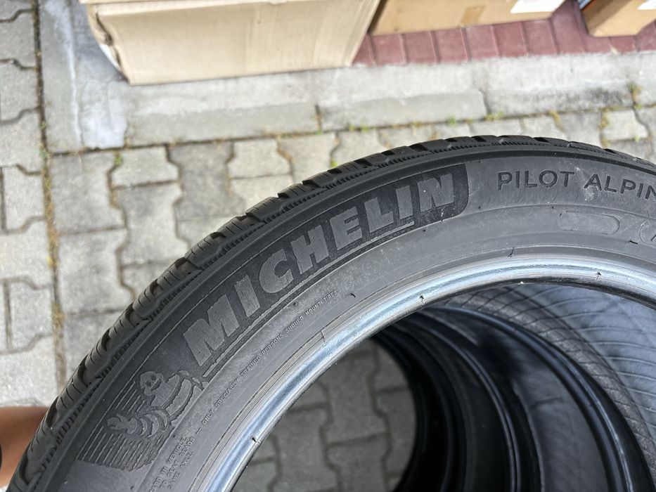 4бр Зимни гуми Michelin 235/50/19 DOT 2420