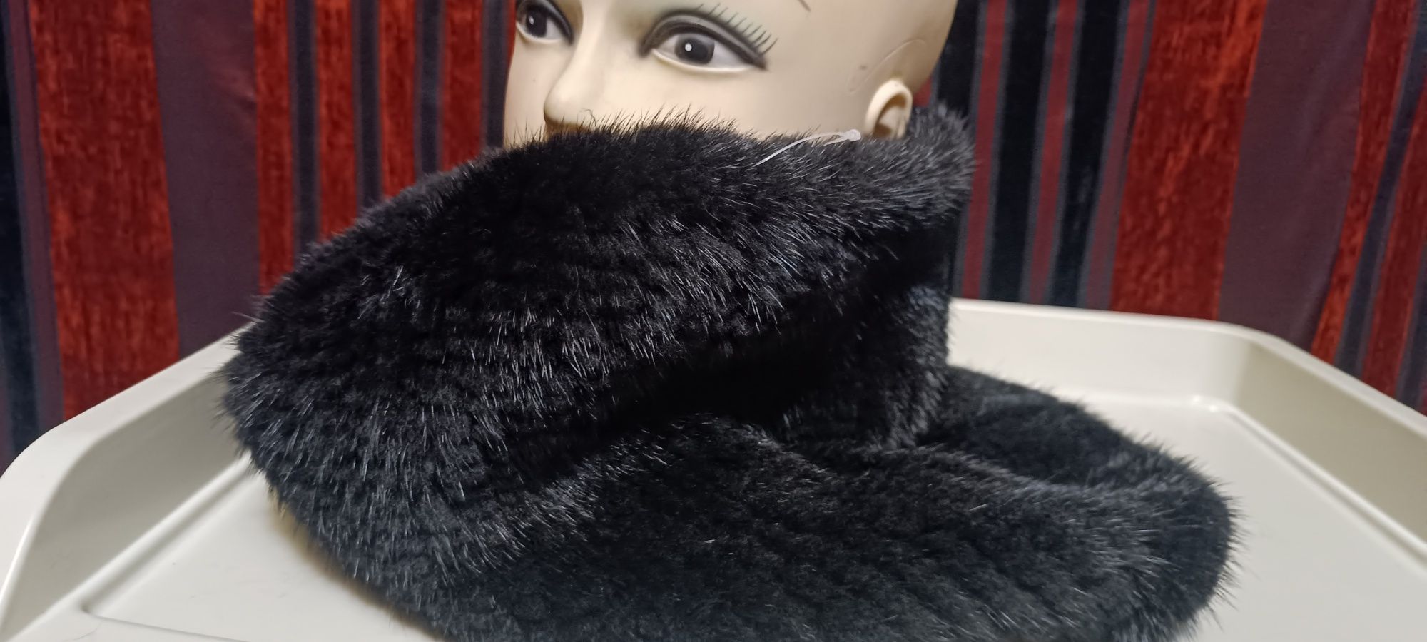 норковый хомут новый и нат. Воротники