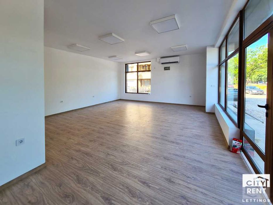 Дава се под наем Магазин в Велико Търново, Център - 52 кв.м за 510 € - Снимка #2