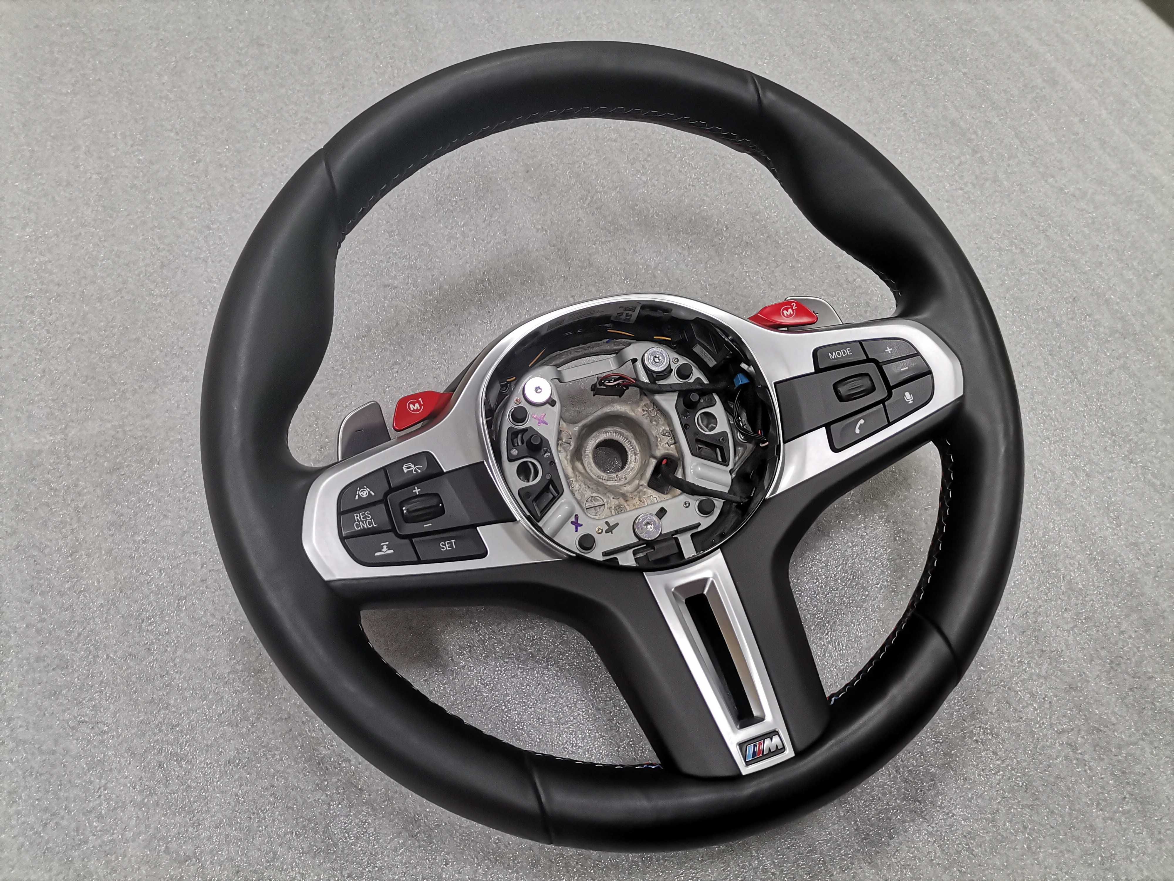 M Sport Черен Спортен Волан BMW X5M X6M M5 F90 M8 F91 F92 F93 F95 F96