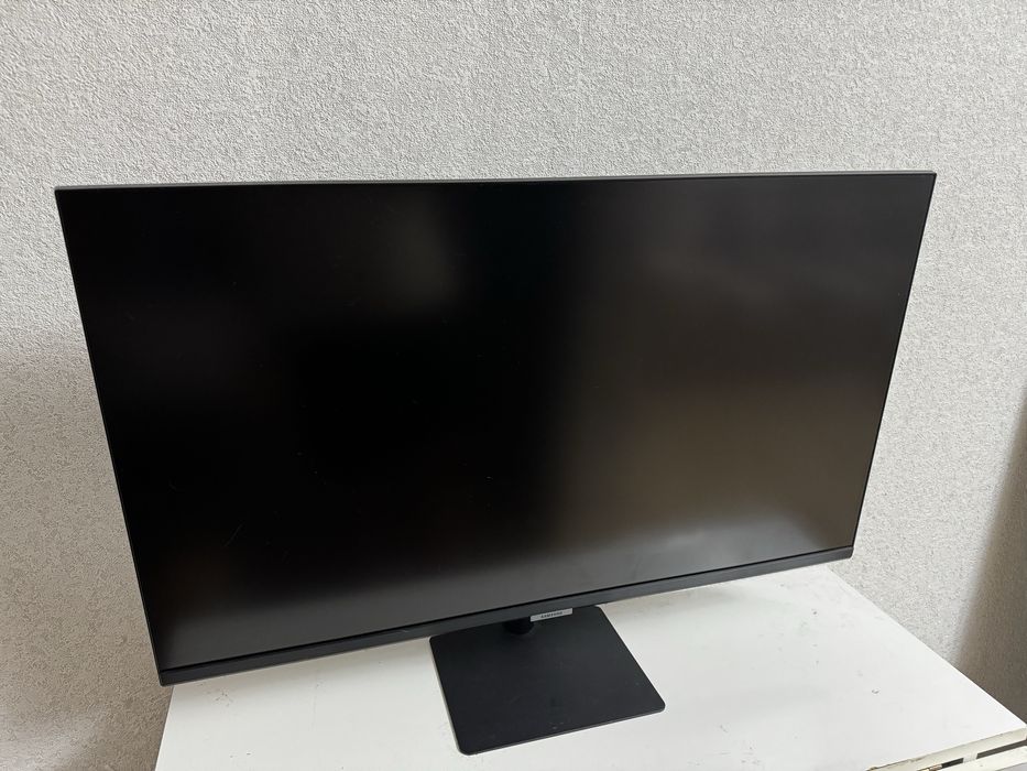 Монитор Samsung 32 дюйма 4к