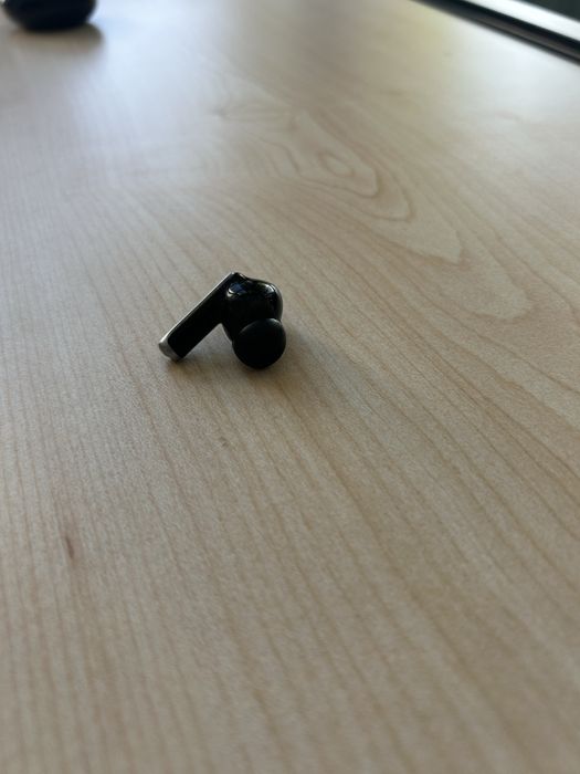 Casti wireless negre nefolosite! Noi!