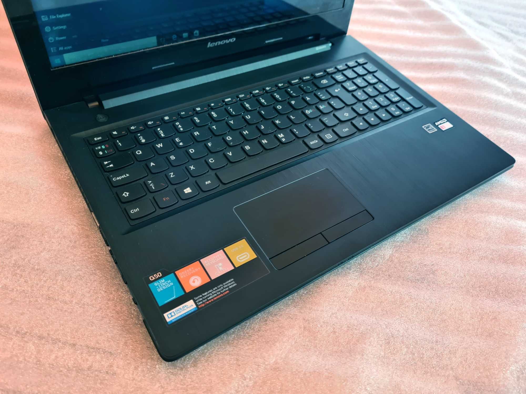 Laptop Lenovo G50 15.6" AMD Dual, 4 GB RAM, HDD 500 GB, video Dedicat