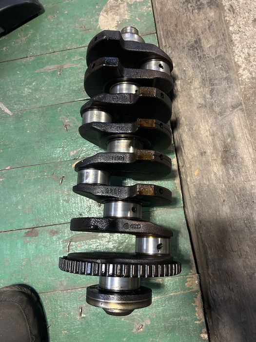 Коленчатый вал 1.8 турбо АЕВ