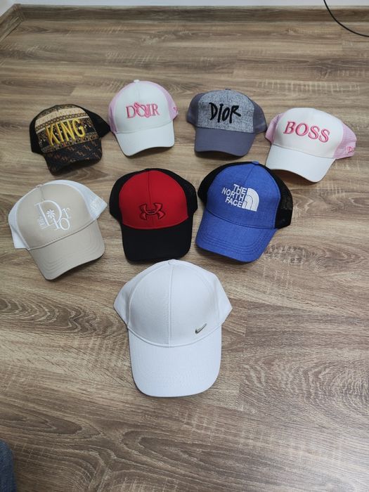 Șapcă Nike Șapcă Dior Șapcă The North Face preț pe bucata