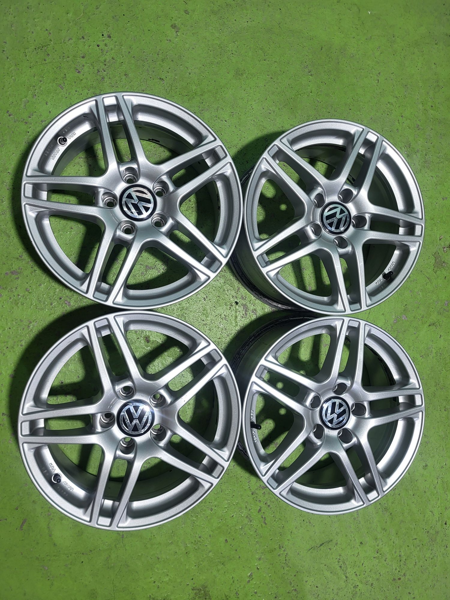 16 5x112 Vw Touran Caddy Passat Golf Skoda 5х112