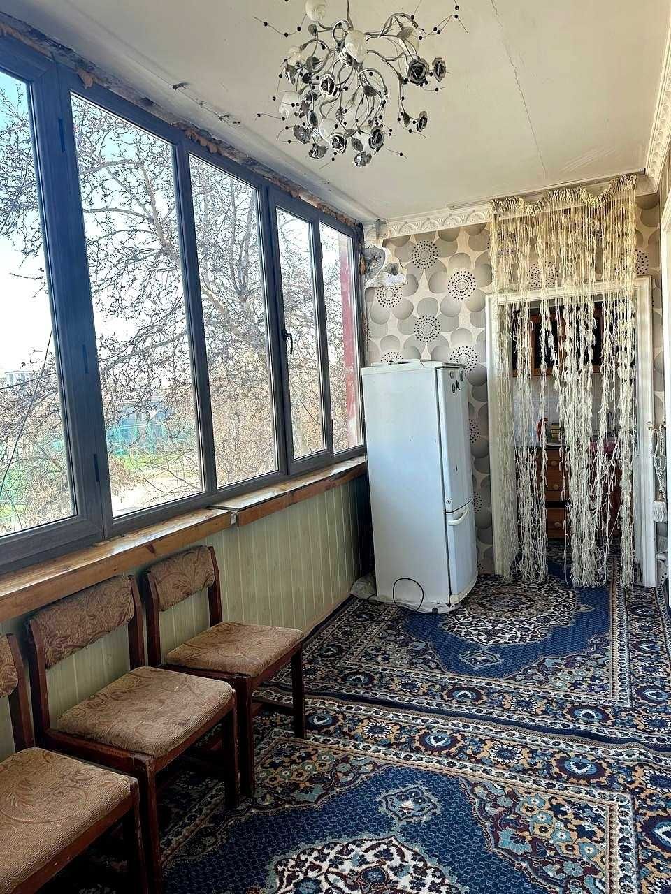 2 xona 3 xonaga o'zgartirilgan kvartira sotuvda