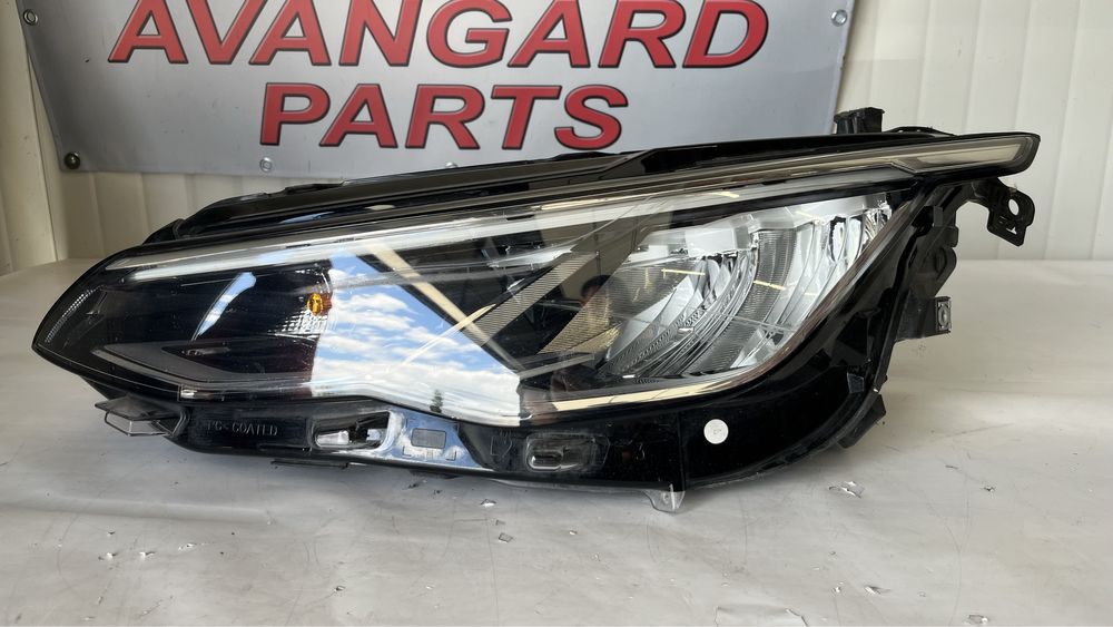 Ляв и десен фар VW Golf 8 2020-