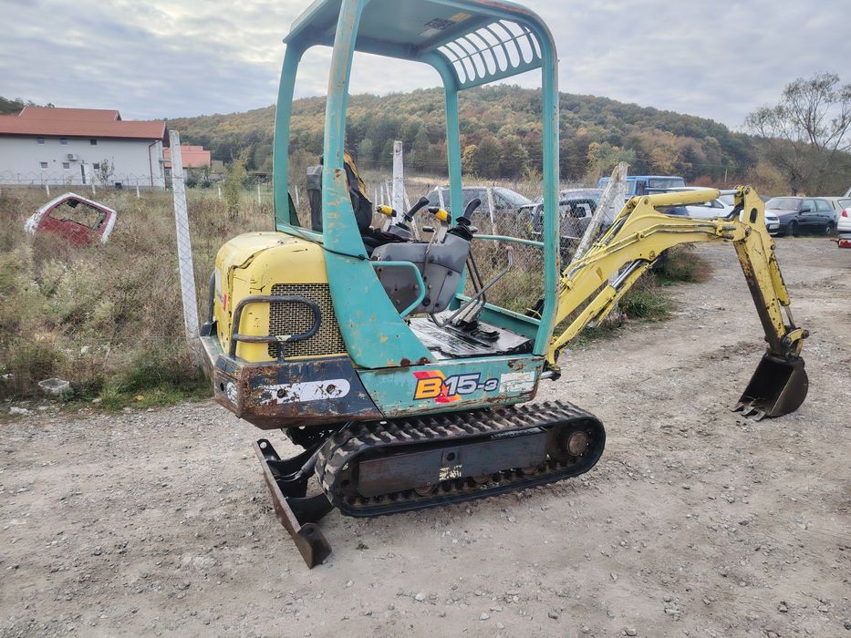 Vând mini excavator yanmar b15-3