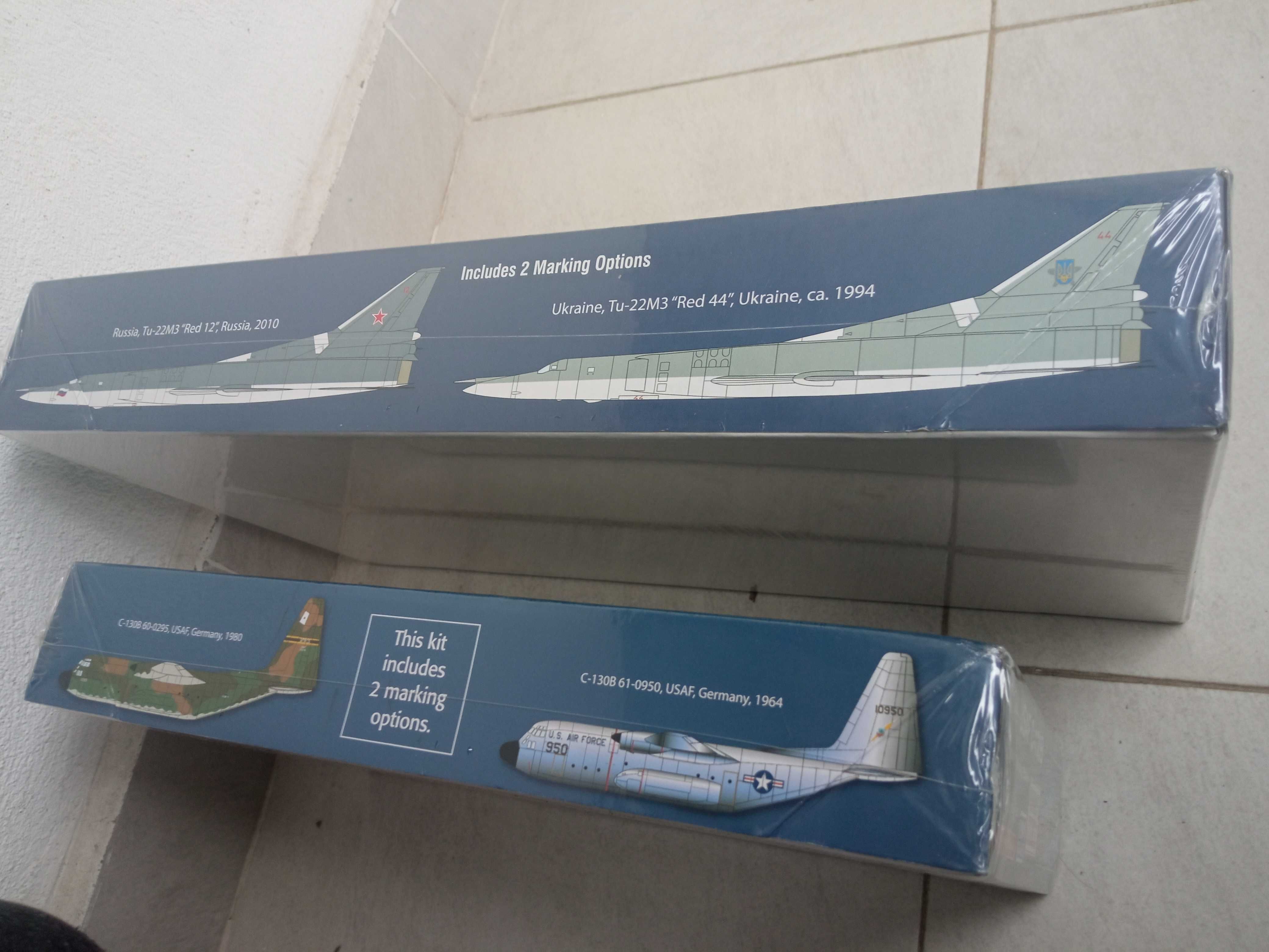 Machete avioane USAF Hercules C-130 B + Tupolev  Tu-22M3 Backfire C