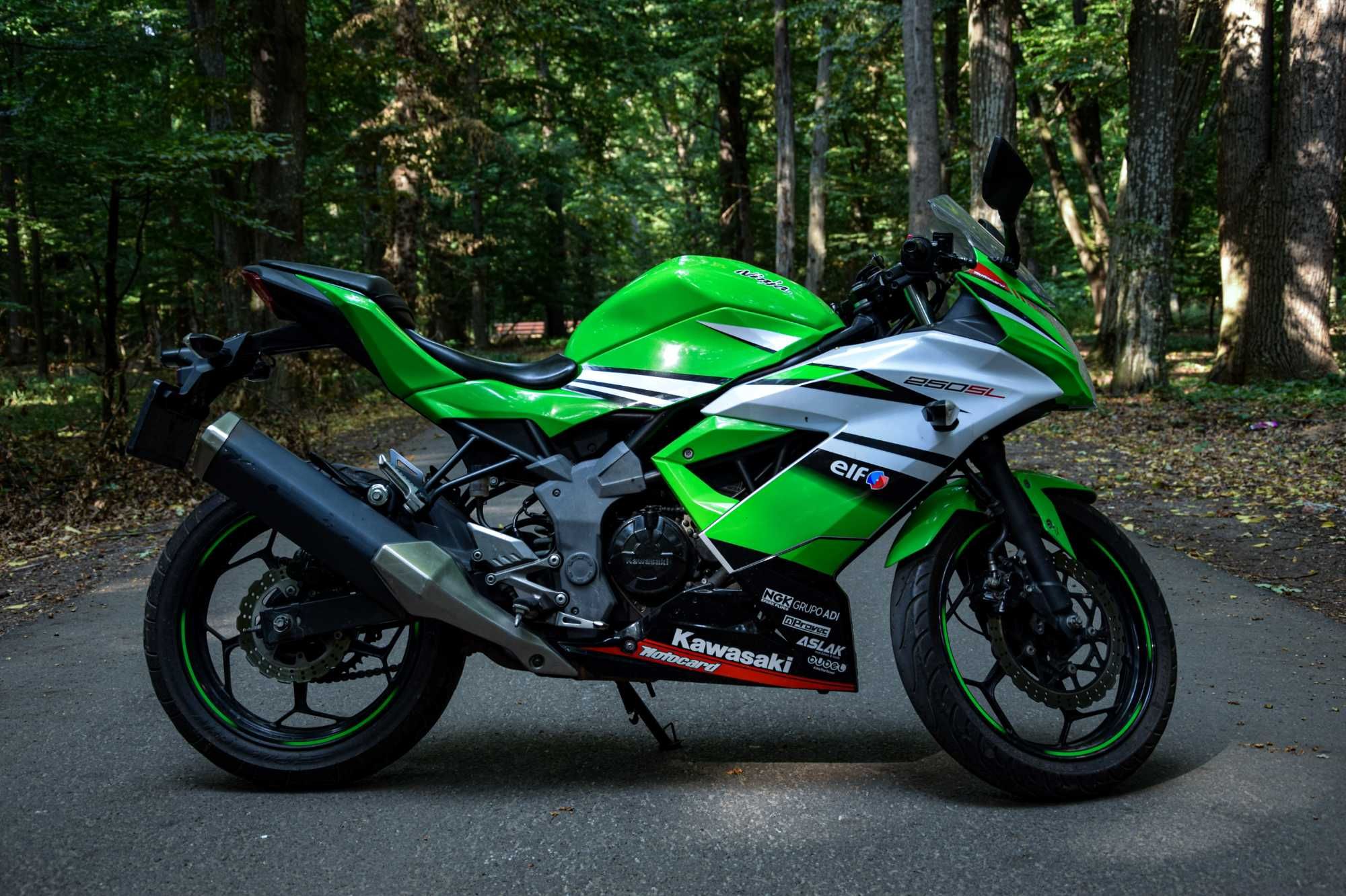 Kawasaki Ninja 250SL A2