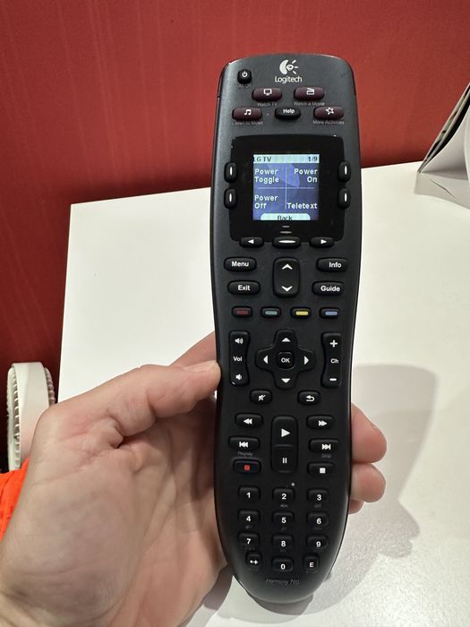 Telecomanda Universala Logitech Harmony 700