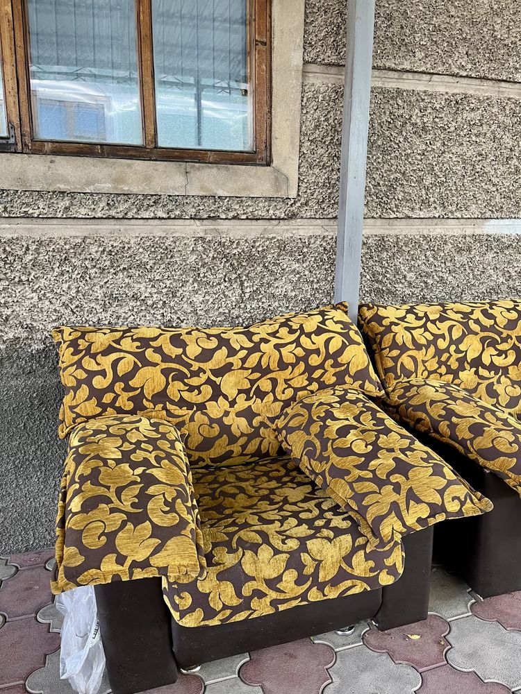 Продам диван с креслом недорого