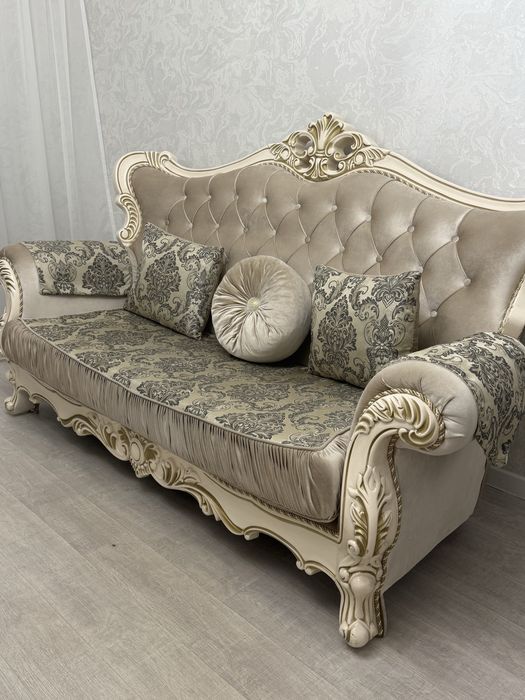 Продам диван и два кресла