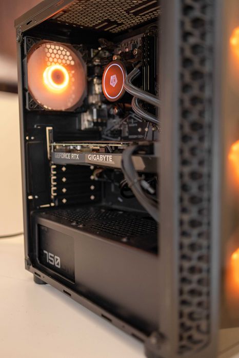 Sistem PC Gaming RTX 3070 Ryzen 7 5700x3D 32GB RAM 1.5 TB SSD Gold