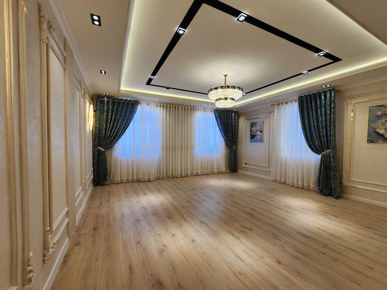 3-xonali 4-qavatda 120m² kvartira sotiladi.
8-qavatli Liftli dom.
Narx