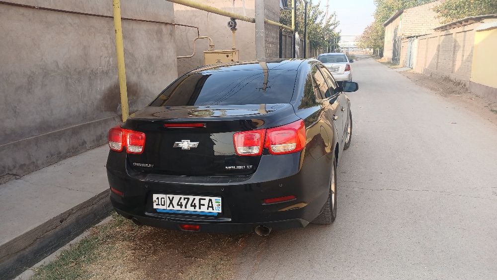 Malibu  1 butun kraska oldi banferi chap tomon burchagida bor