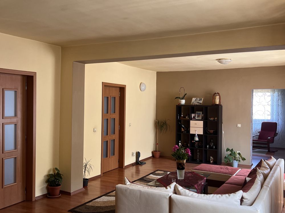 Vând casă în zona Chizid-mun. Hunedoara