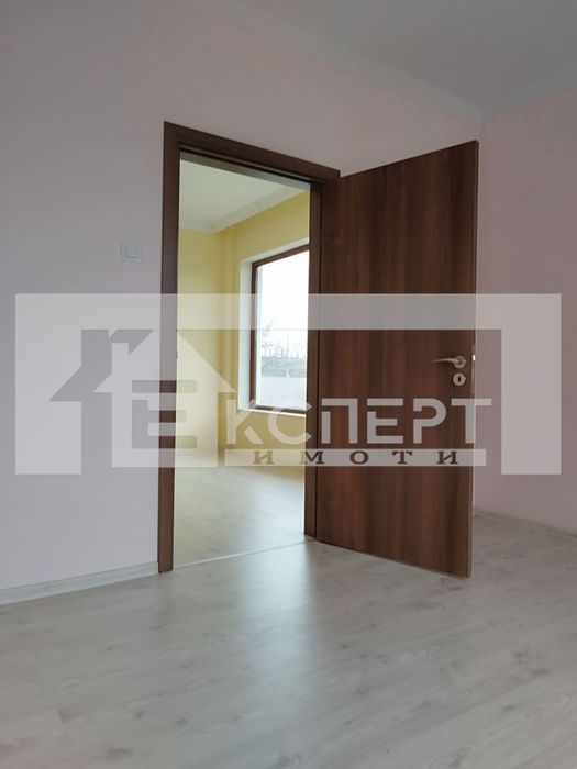Продава се Тристаен апартамент в Пловдив, Тракия - 70 кв.м за 1693 €/кв.м - Снимка #1