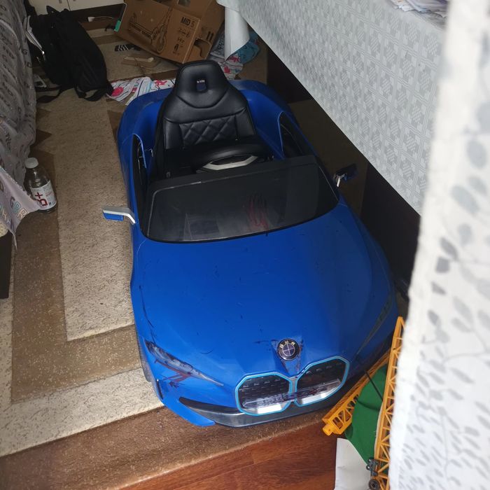 Mașinuță electrică pentru copii