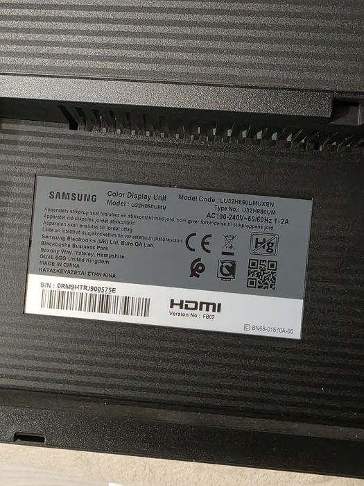 Monitor Samsung QLED UHD 32 inchi