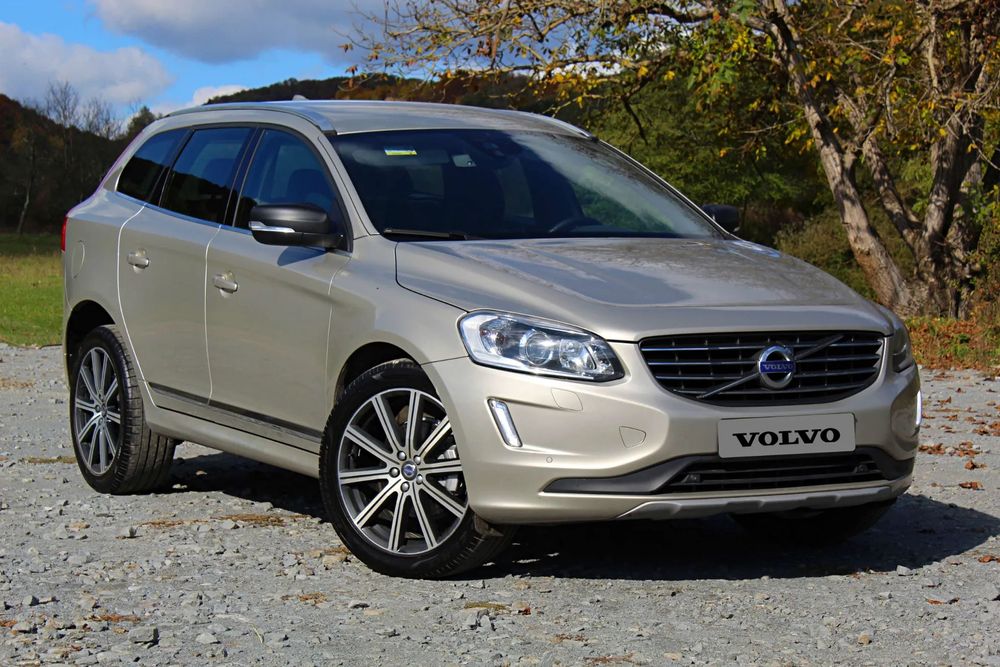 Volvo XC 60 SUMMUM _ D5 _ 220 CP _ AWD _ Xenon _ Piele _ Bord TFT _ 2017