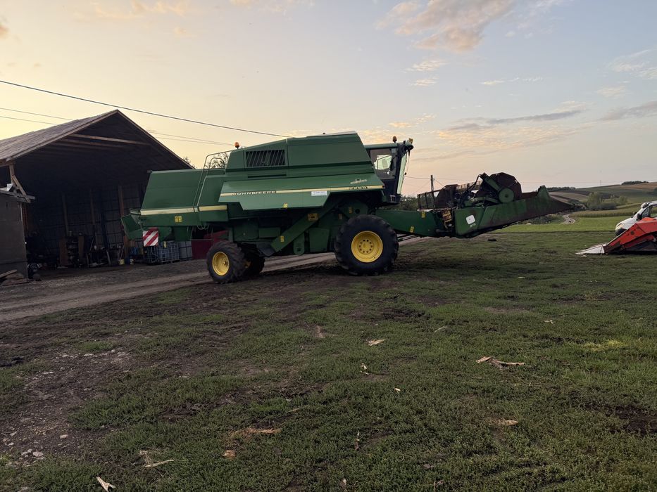 Combina John deere 2264 Hillmaster de panta