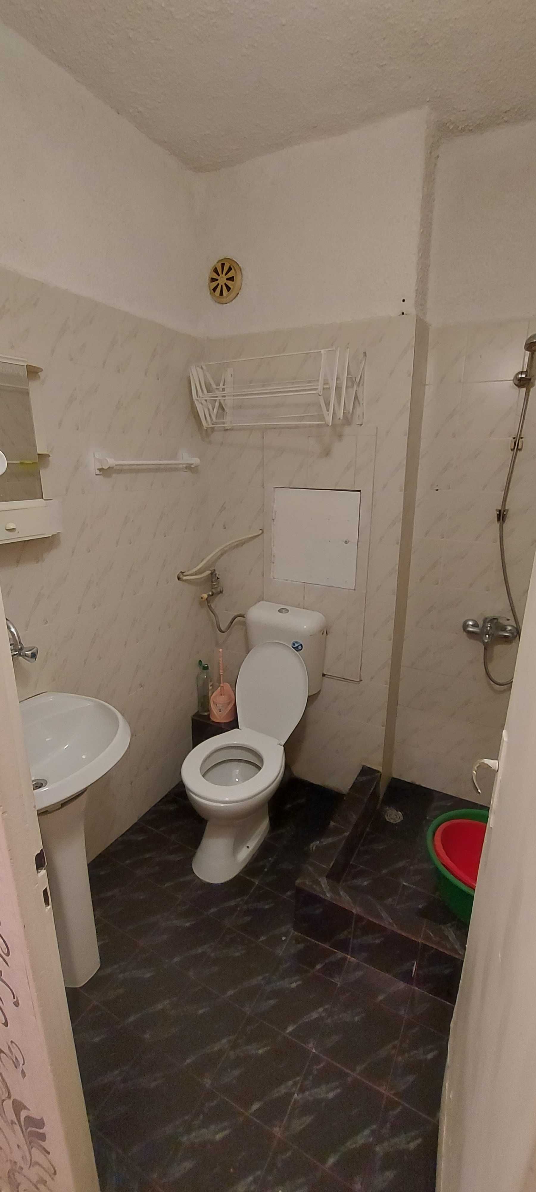 дава под наем боксониера
