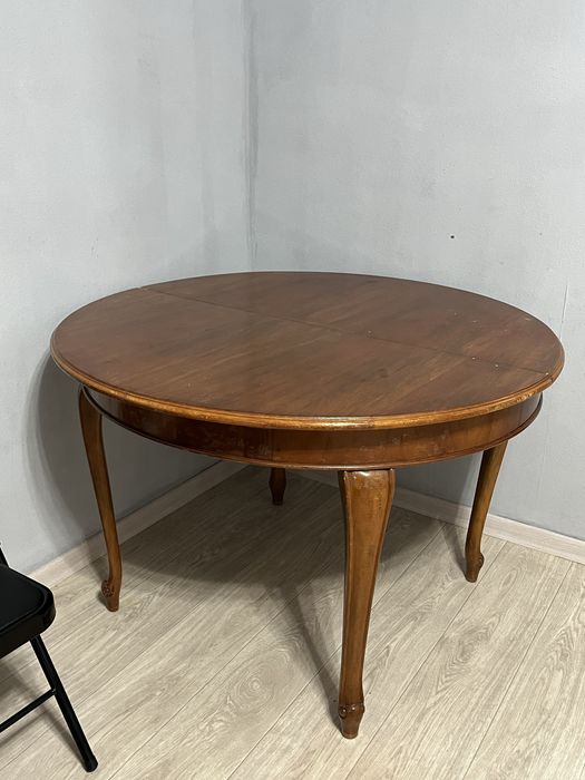 Продаю раскладной дубовый стол