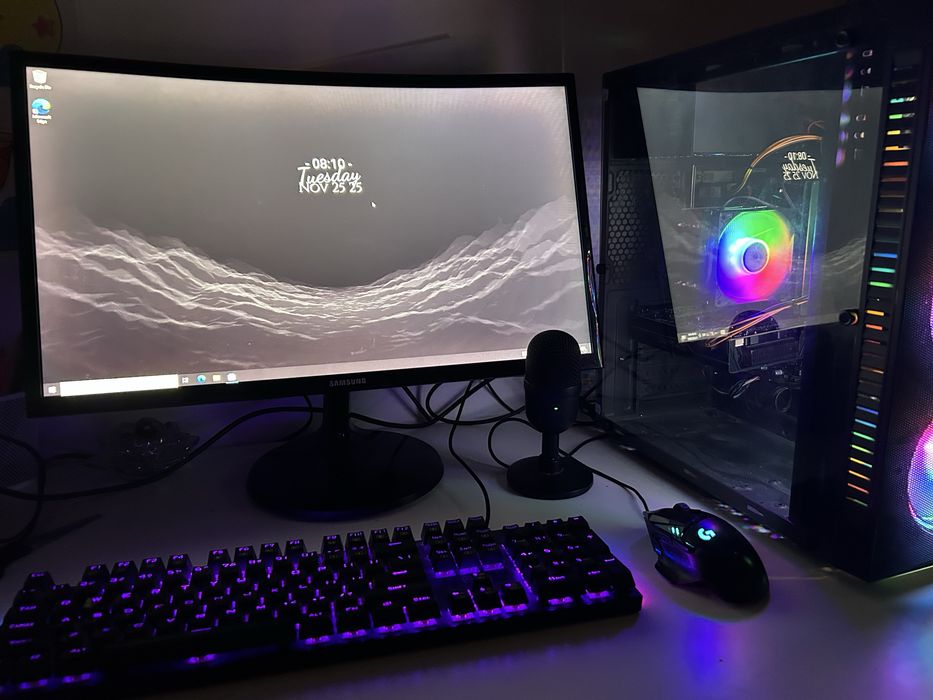 SETUP COMPLET (Pc,monitor,microfon,mouse,tastatura)+Stick de internet